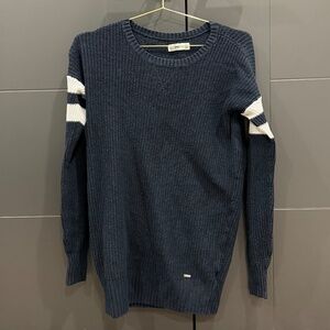 Hollister sweater